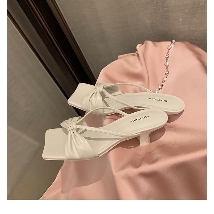 Loryvorn - Sandalen met blokhak en vierkante neus en gedraaide neus