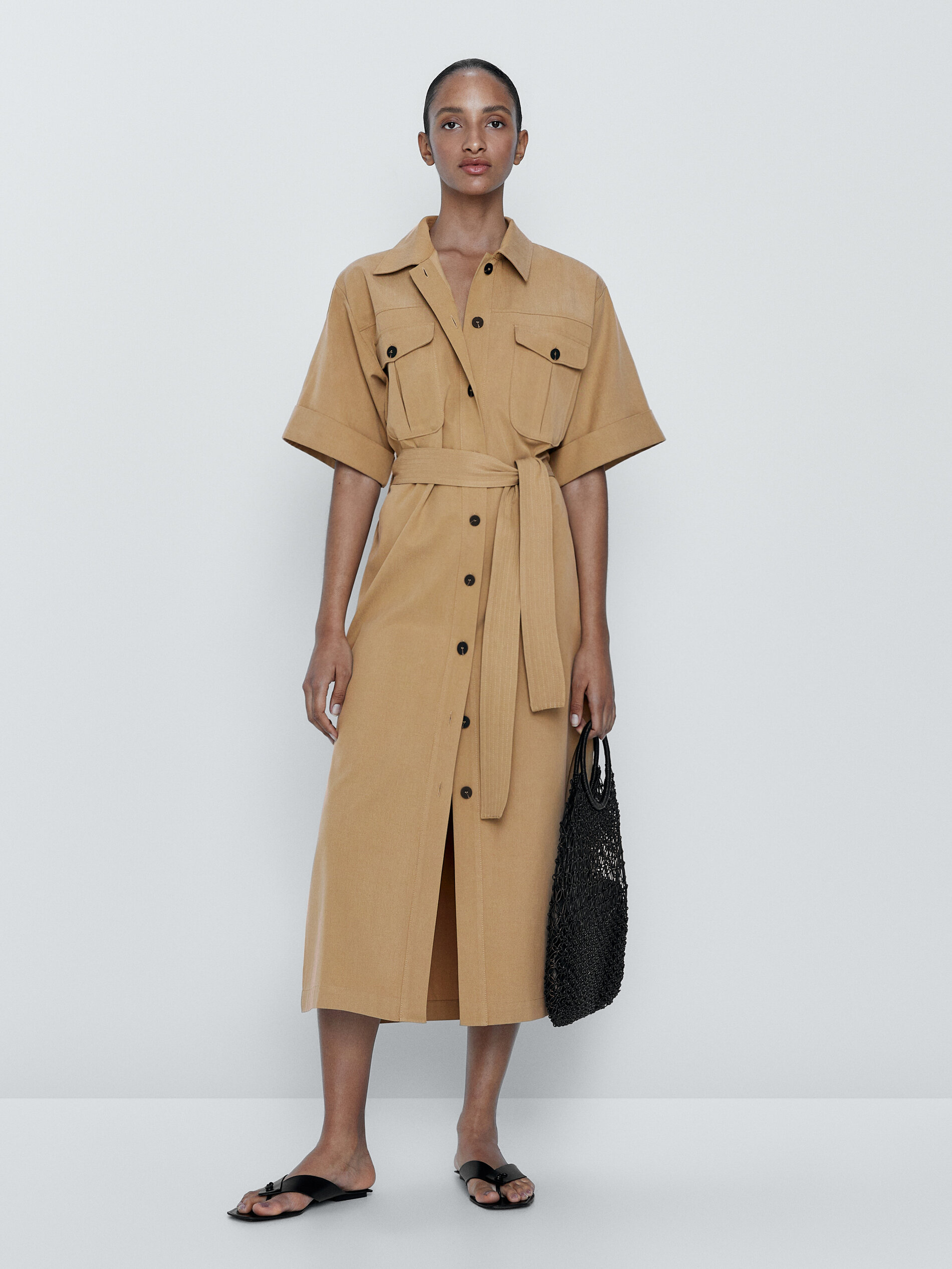 Vestido midi com bolsos - BEGE