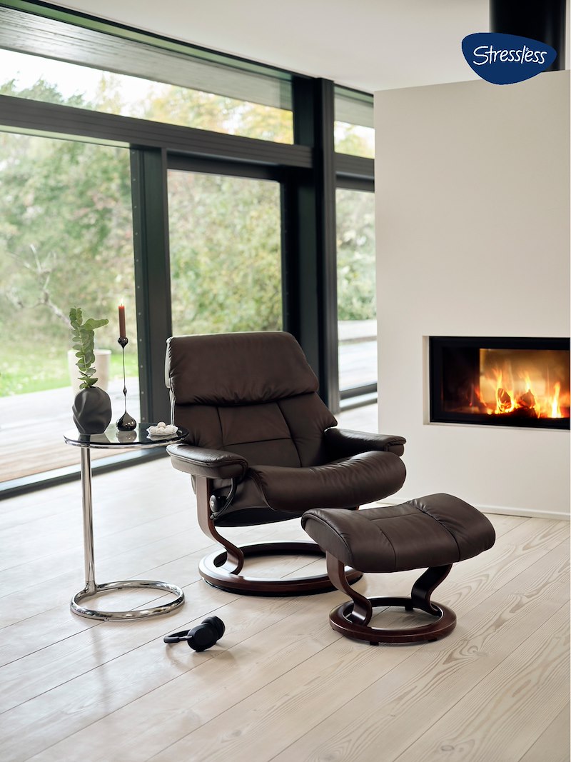 Ruby lenestol med krakk Hud Paloma Chocolate - Classic brunbeiset