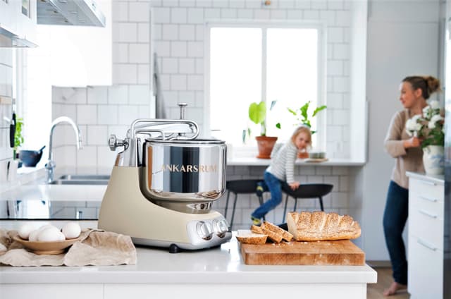 Ankarsrum Assistant Original køkkenmaskine AKM6230HB (beige)