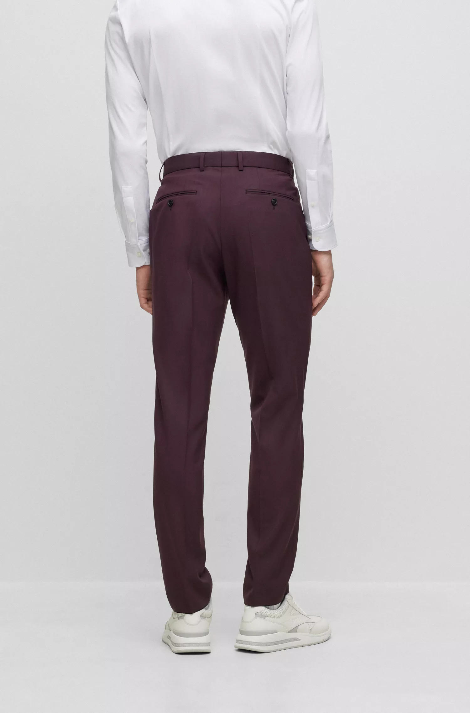 Terno BOSS preto slim fit em lã mesclada elástica.