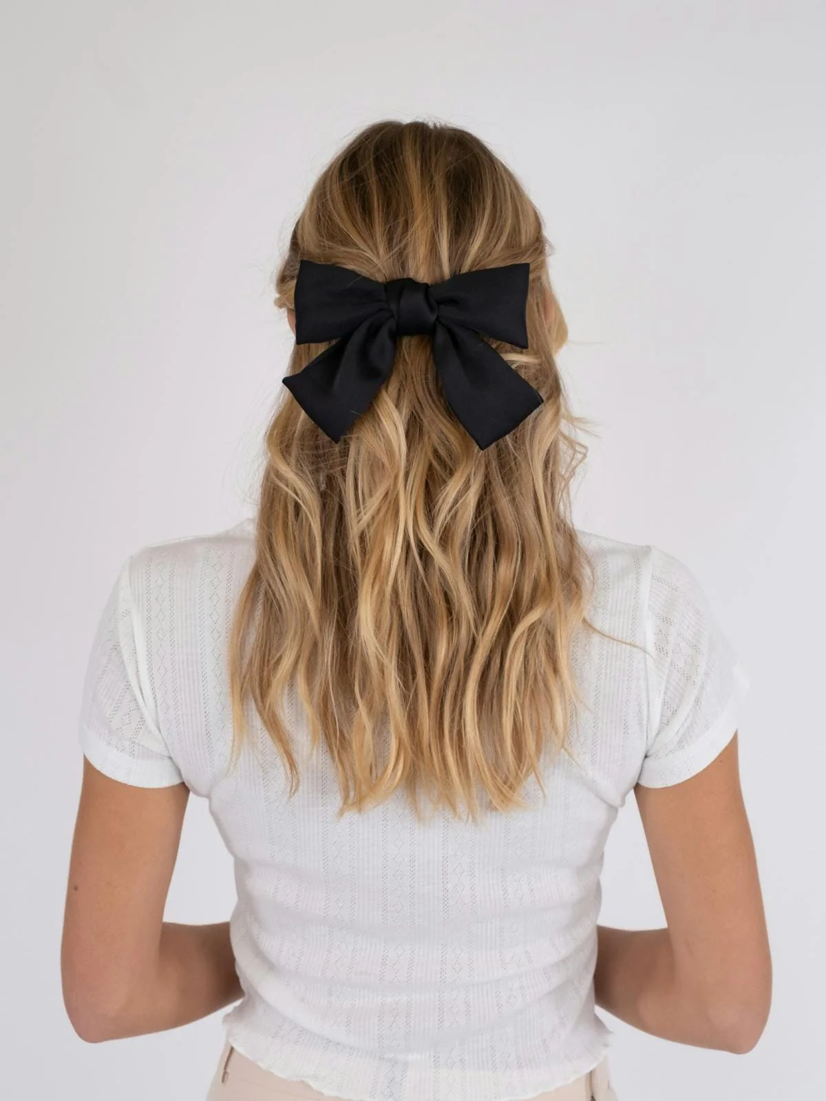 Neo Noir Bow Hair Clip black