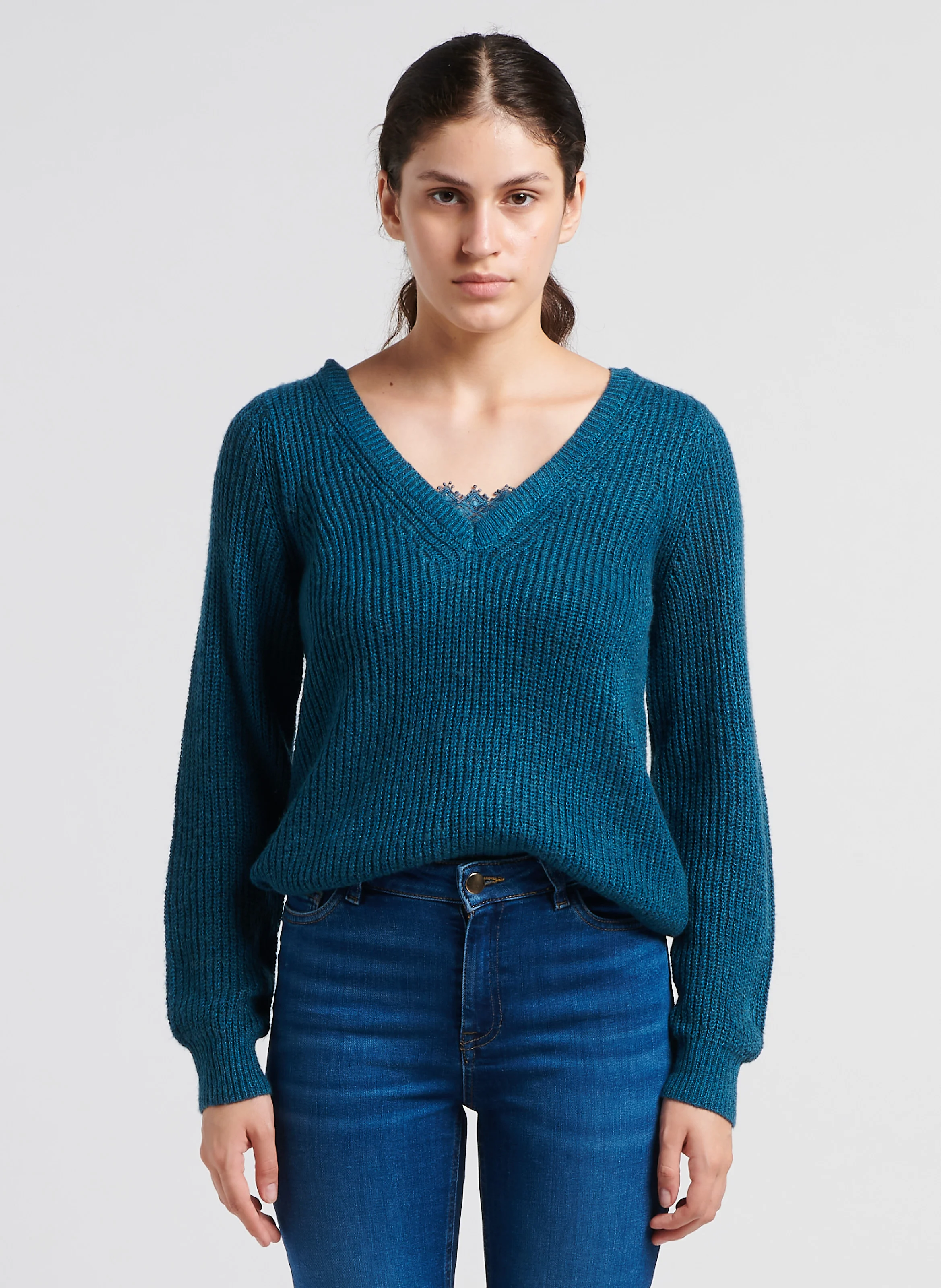 DEBRA - Pull droit col v en maille | Bleu