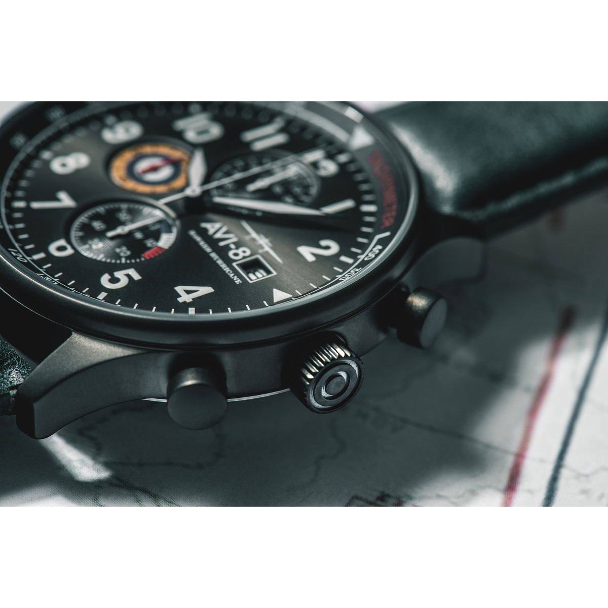 Montre AVI 8 Hawker Hurricane homme bracelet acier gris