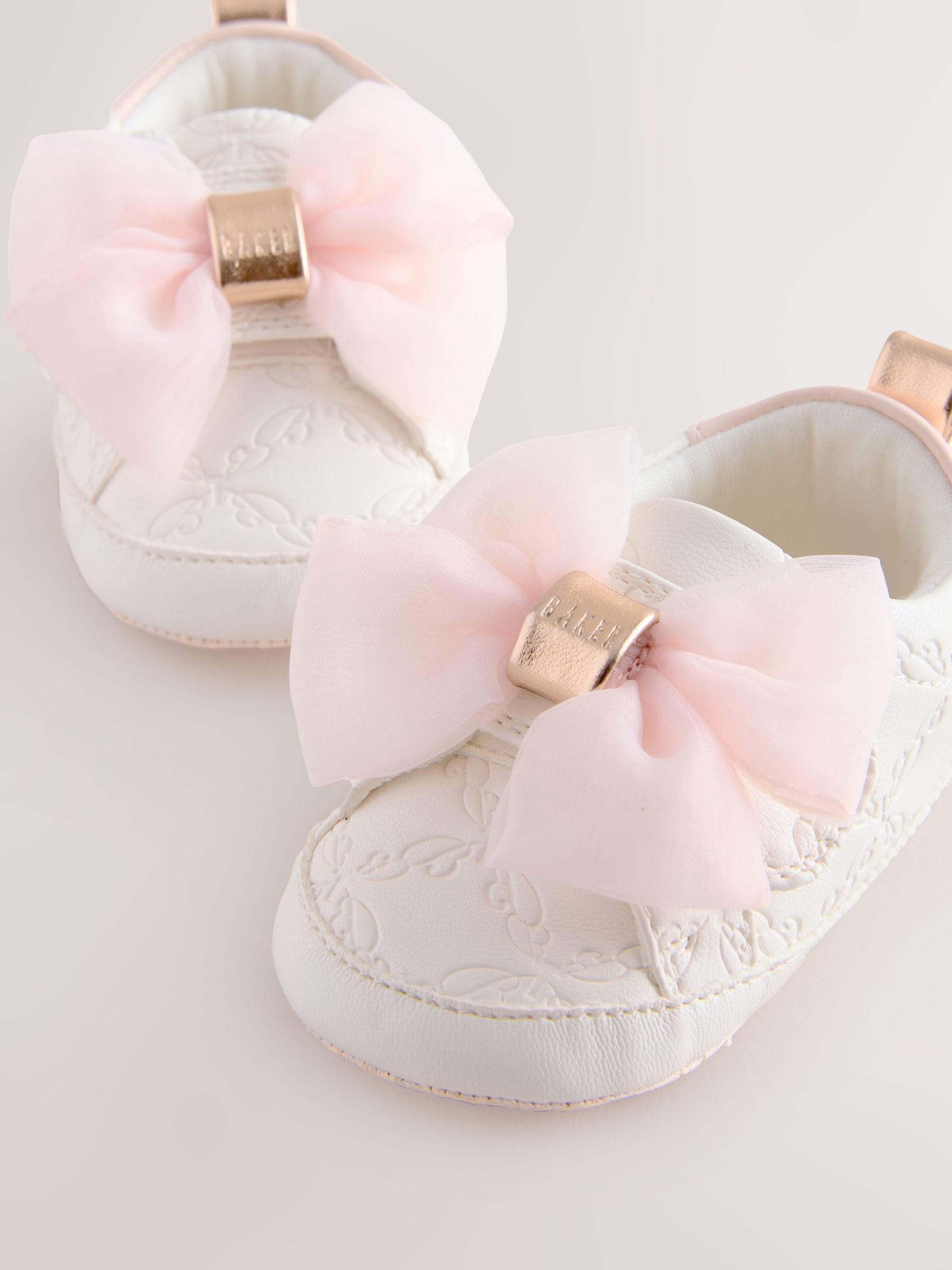 Wit/roze - Baker by Ted Baker - Organza strik Padders trainers voor babymeisjes