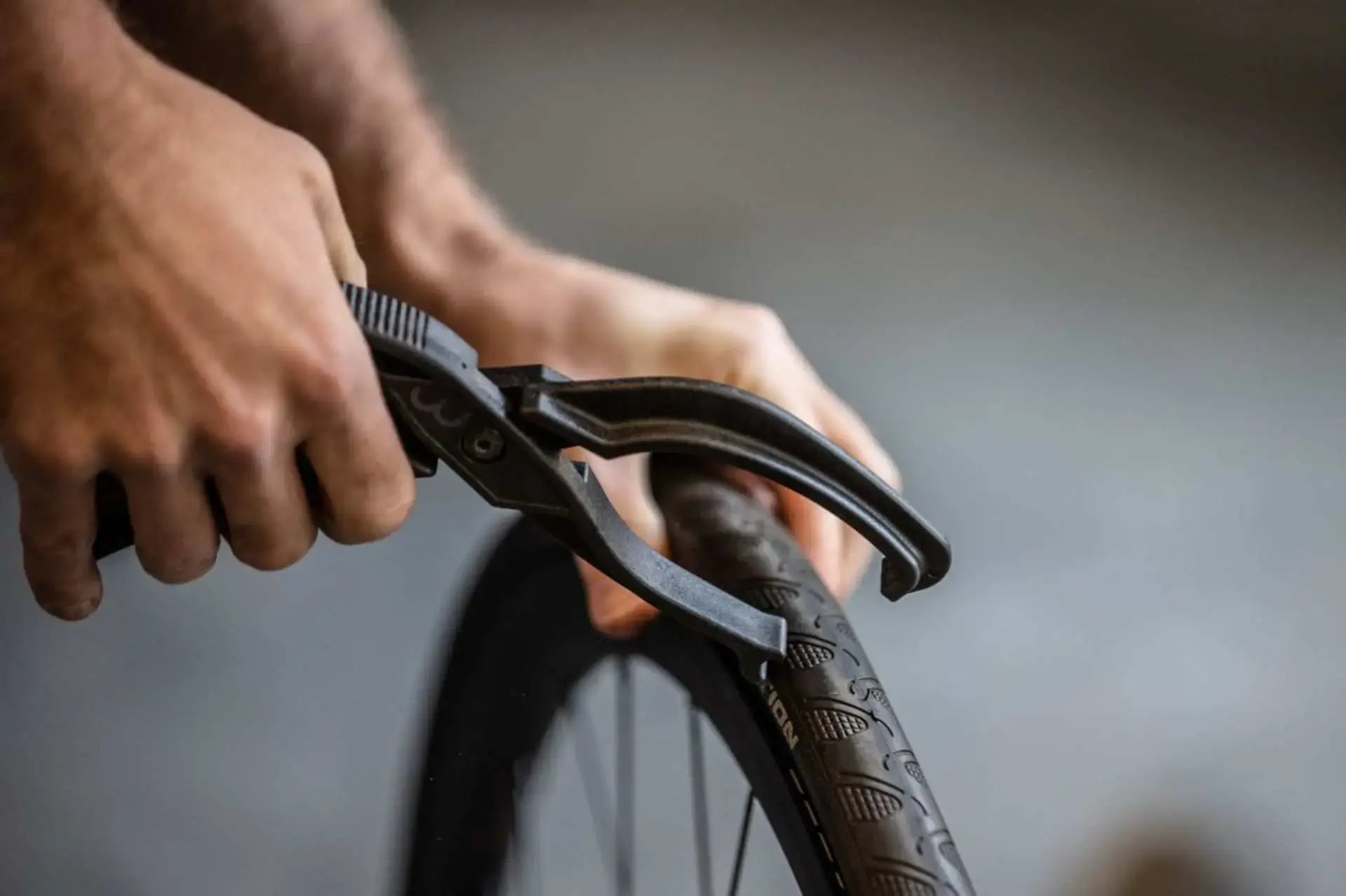 BBB Cycling EasyTire BTL-78 Bandenoplegger Zwart