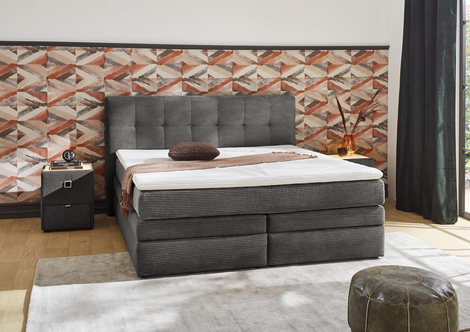 Modernes Boxspringbett 180x200 cm, 2x 7-Zonen-Tonnentaschen-Federkernmatratzen H3 inkl. Kaltschaum-Topper, Boxen mit Bonell-Federkernpolsterung und 2 Bettkästen, Bezug Cord Grau Anthrazit / 20038