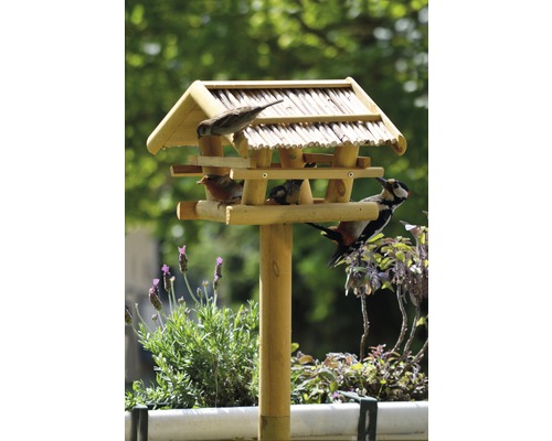 XXL vogelhuisje inclusief standaard en rieten dak 44x44x80 cm
