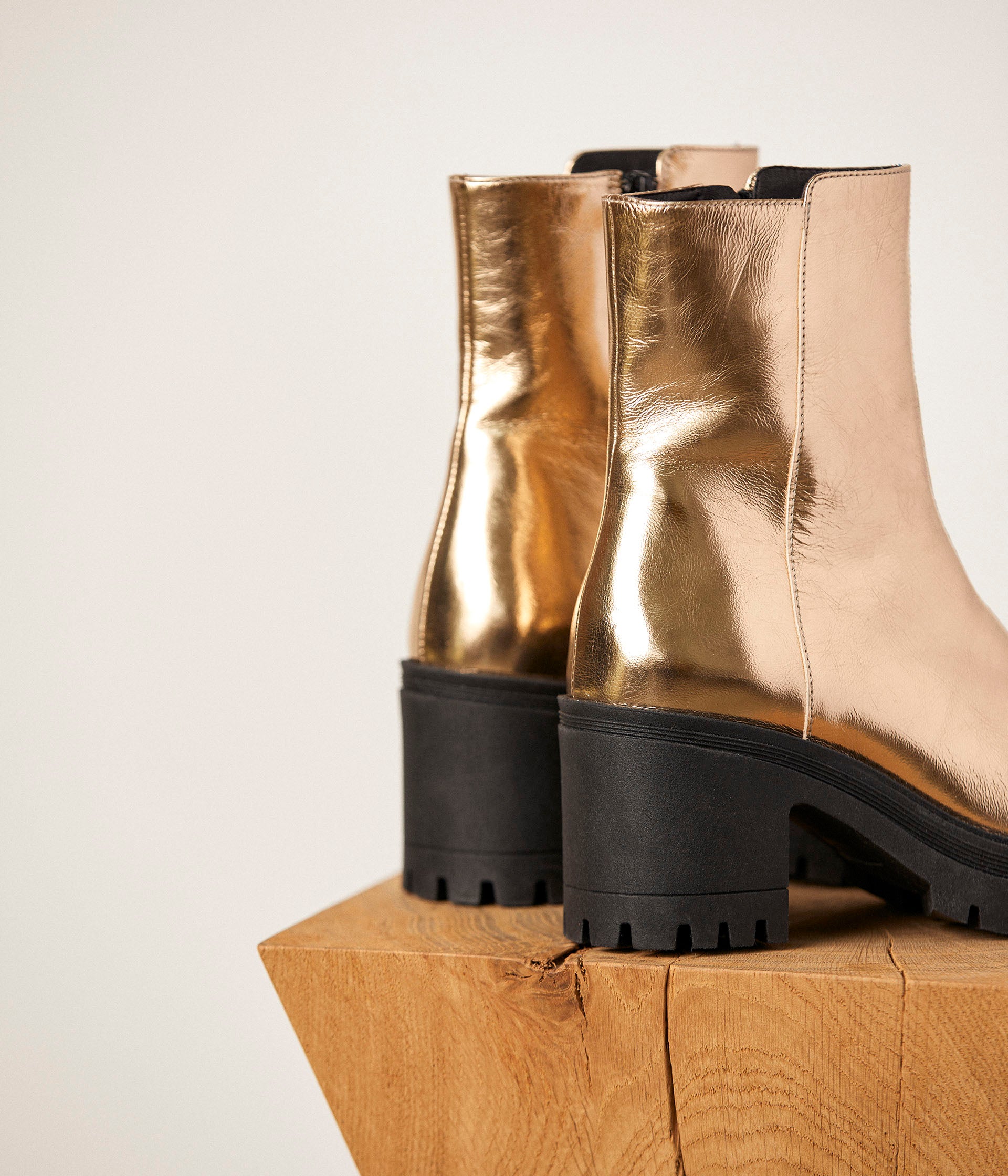 Boots dorées crantées Alexie