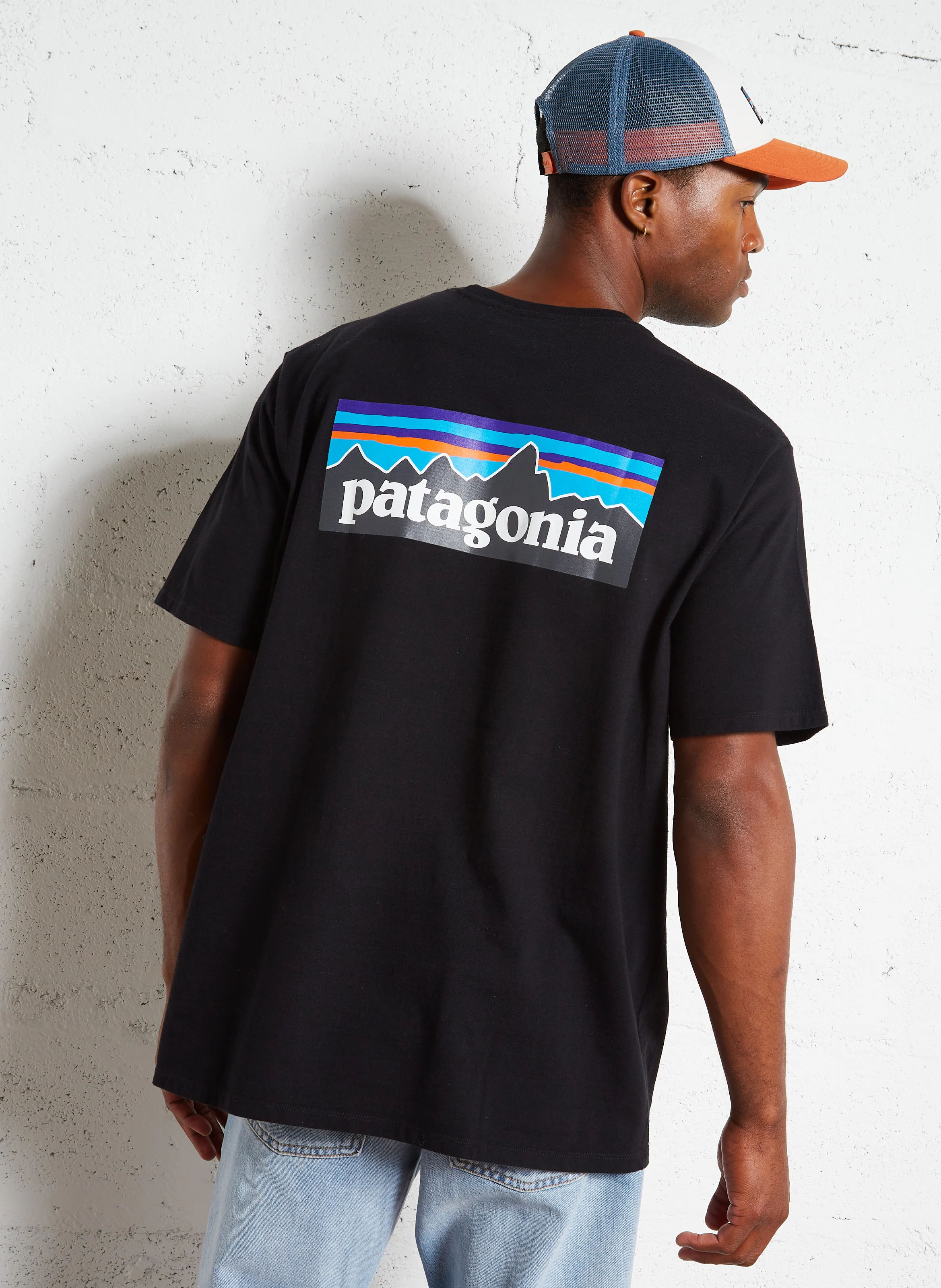 Tee-shirt col rond regular-fit sérigraphié en coton mélangé | Noir