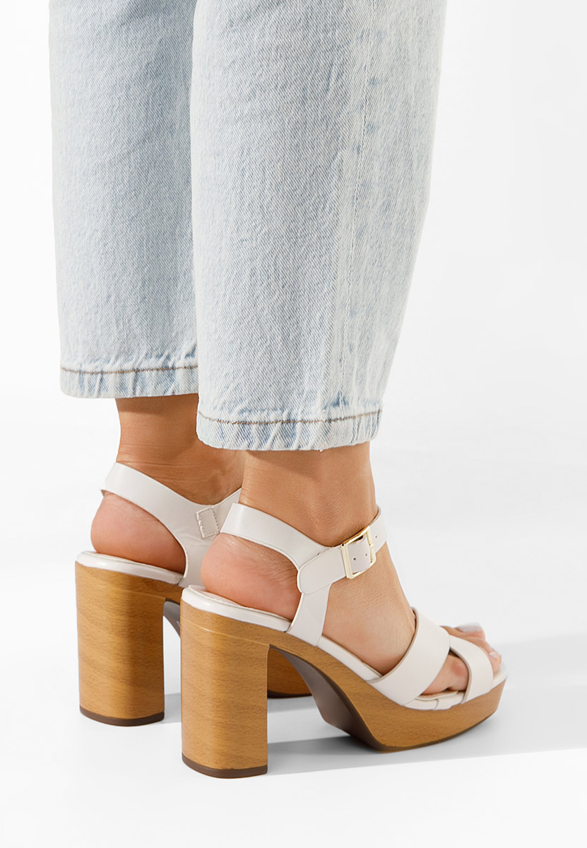 Sandales à talon épais beige Grita