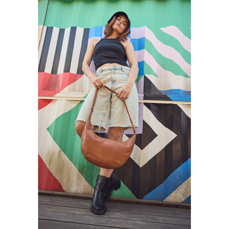 Markberg<br>Crossbody Core