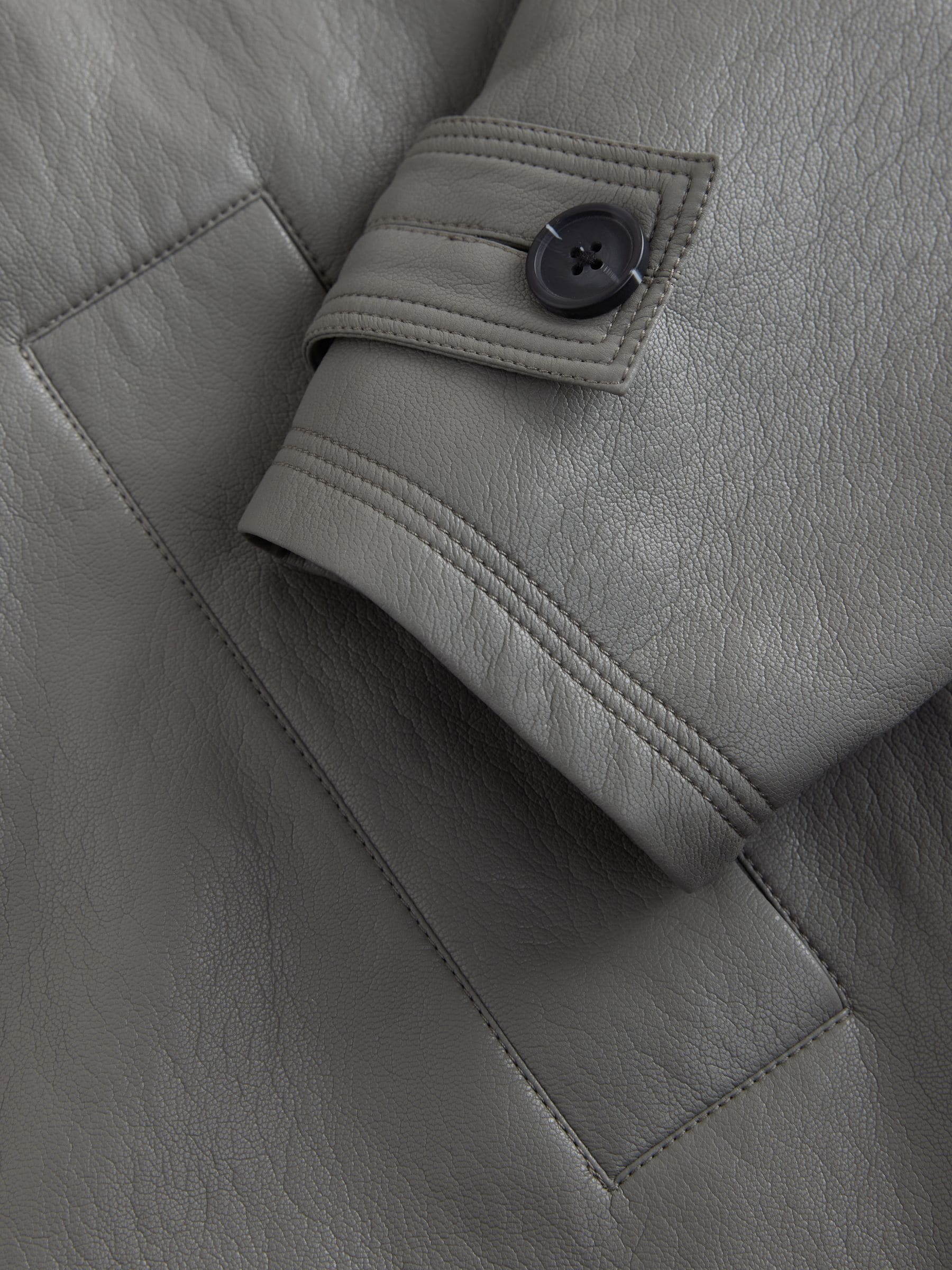 Olijfgroen - Nothing Ordinary Faux Leather Short Trench Jacket