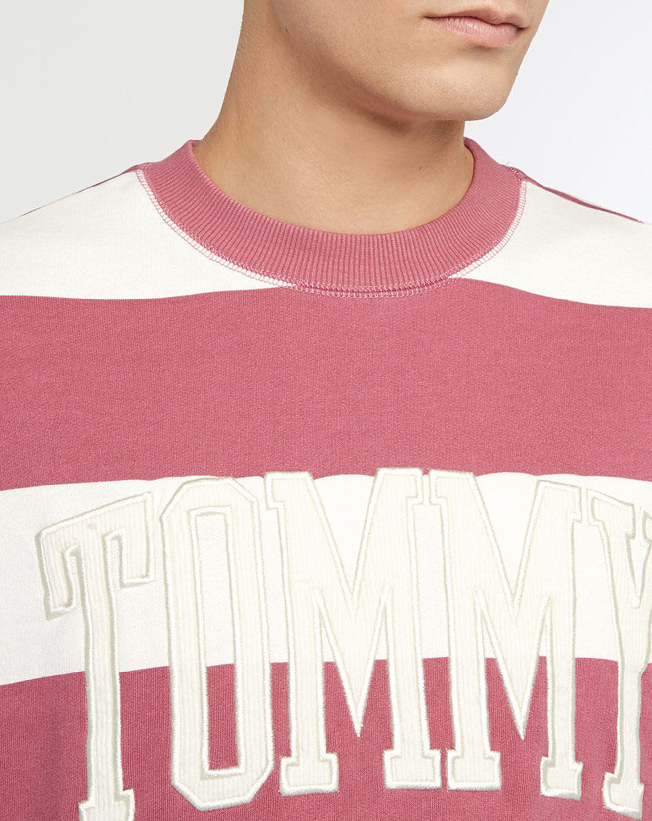 Tommy Jeans Sweat en Coton Bio Abo Tjm Collegiate rose/blanc