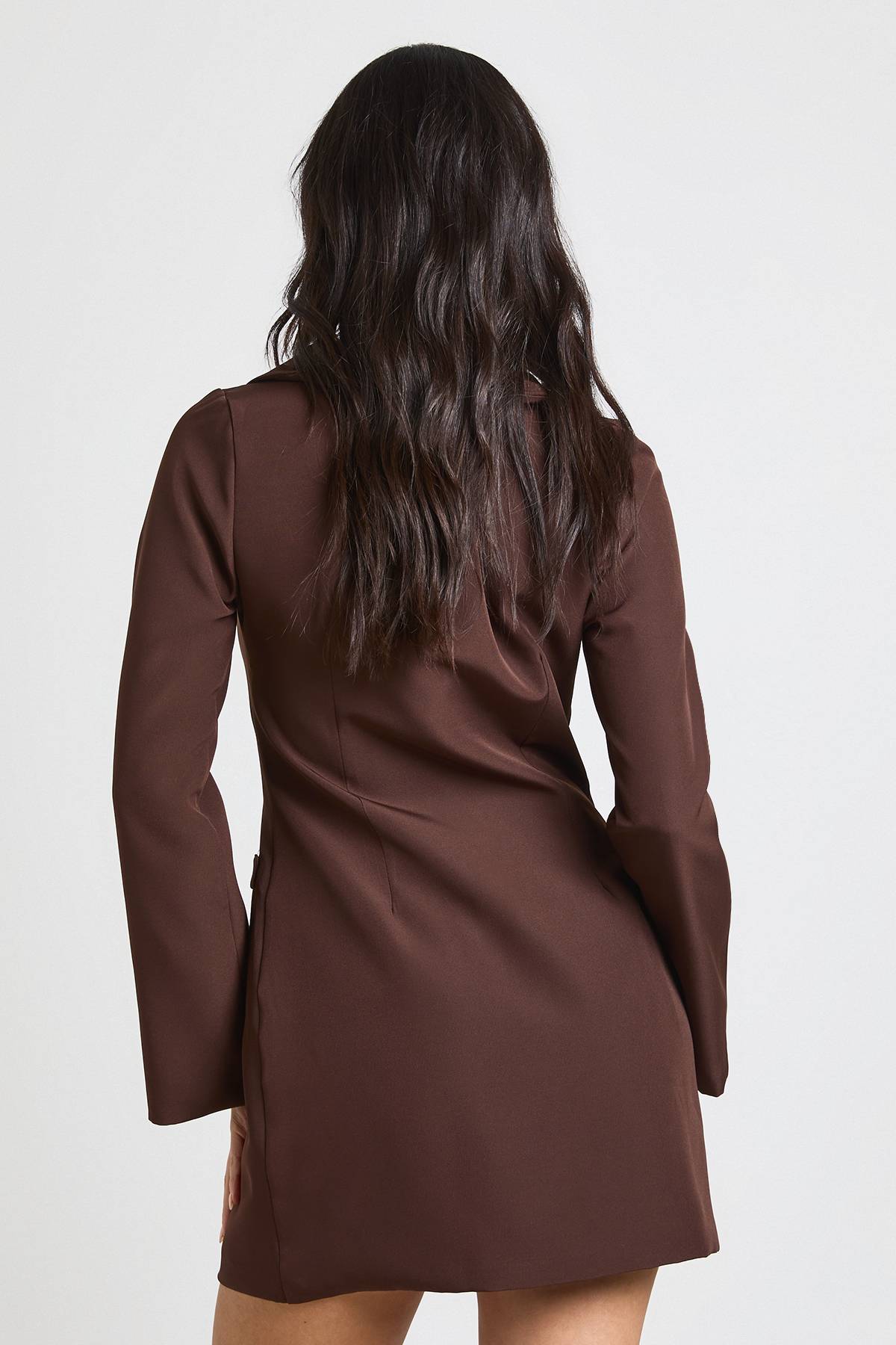 boohoo Robe Blazer Cintrée À Encolure Bardot
