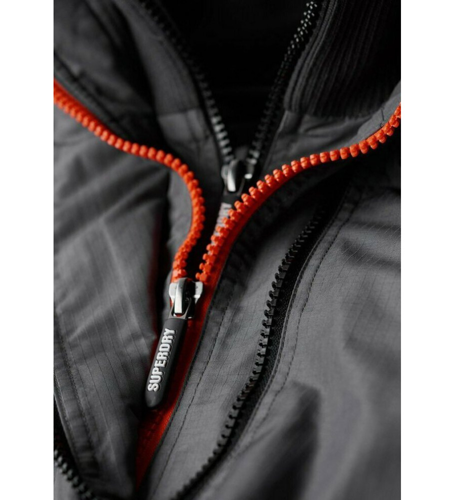 Jaqueta corta-vento Superdry Mountain Nordic cinza