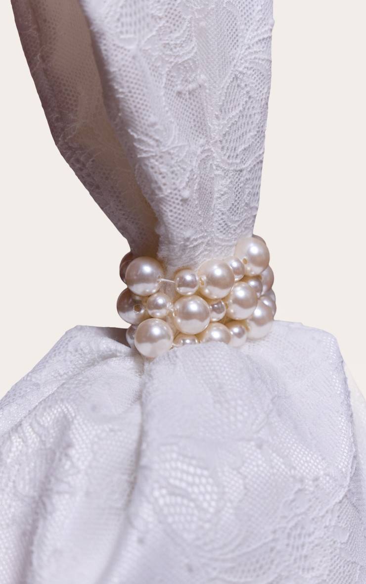 Ivoire Sac À Main Avec Dentelle Et Bordure De Perles