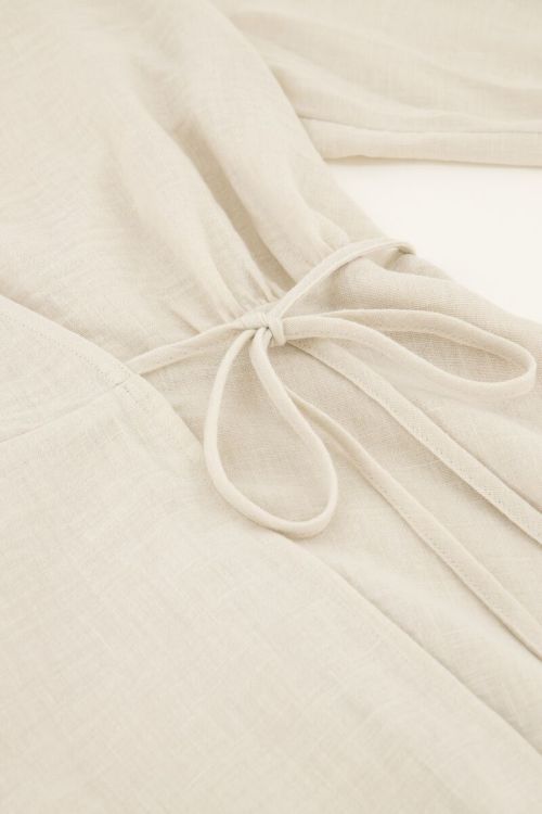 Beige wikkeljurk linnen look