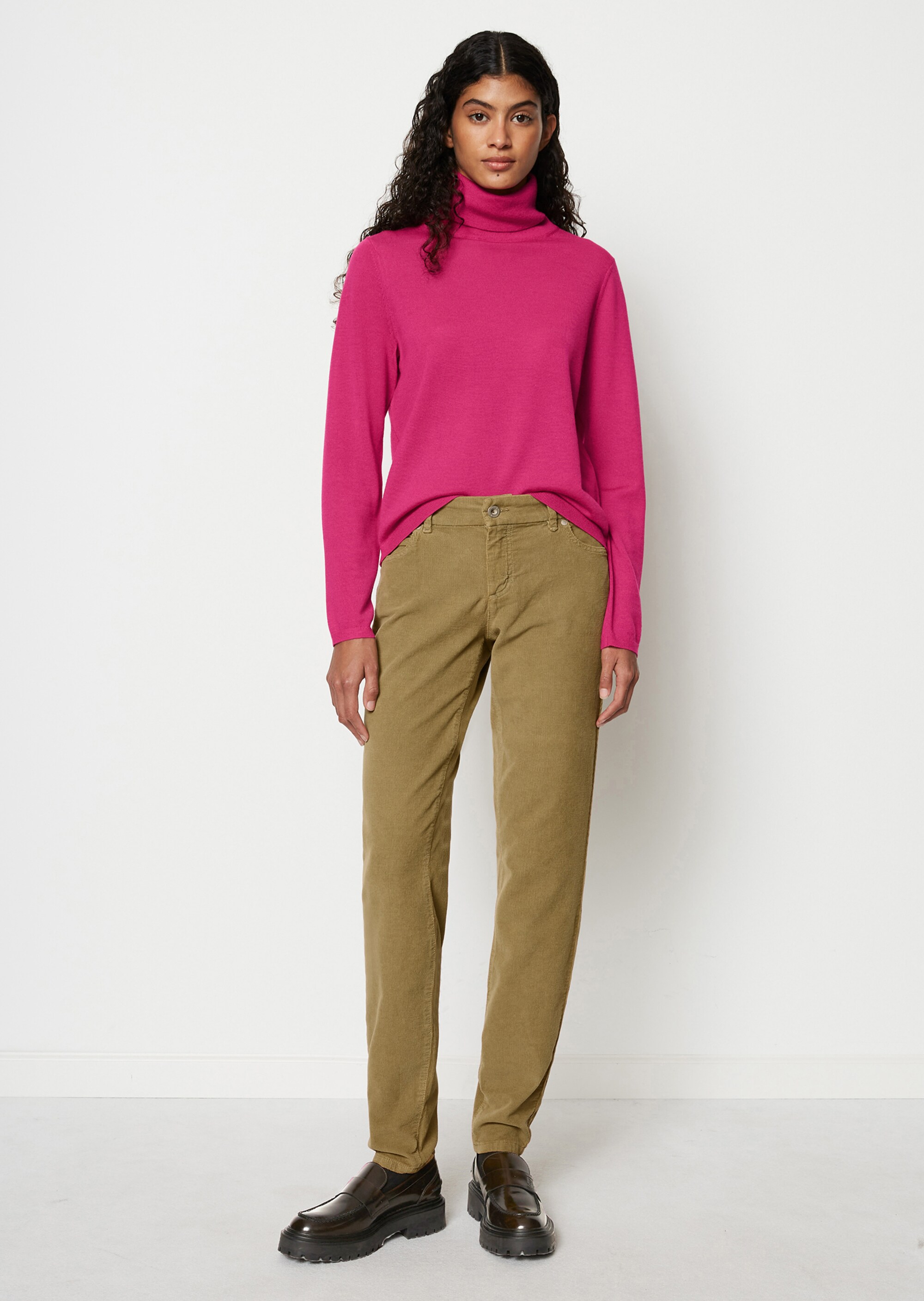 Cordhose Modell ALBY slim aus Organic Cotton-Stretch