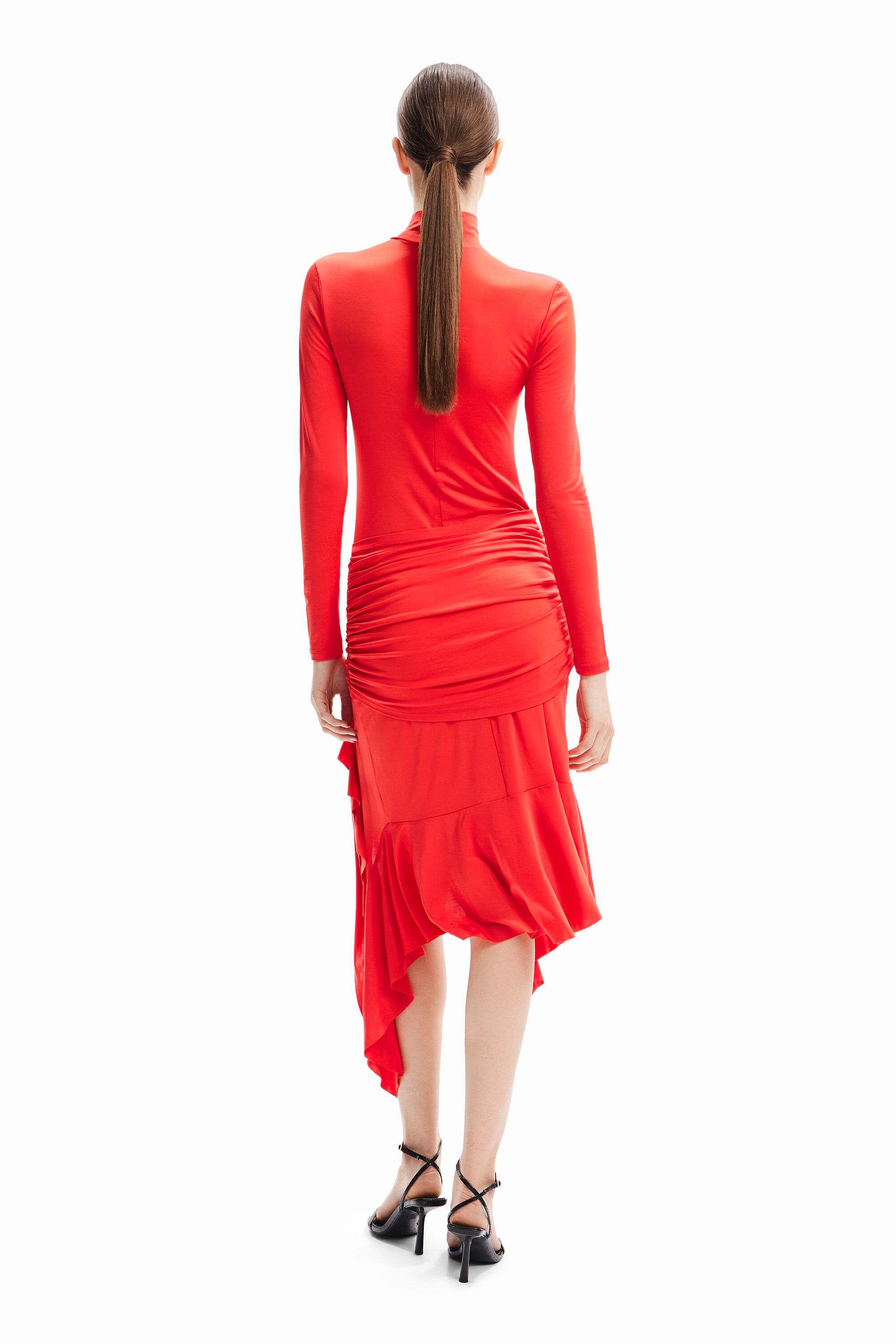 Vestido com babados e fenda da María Escoté