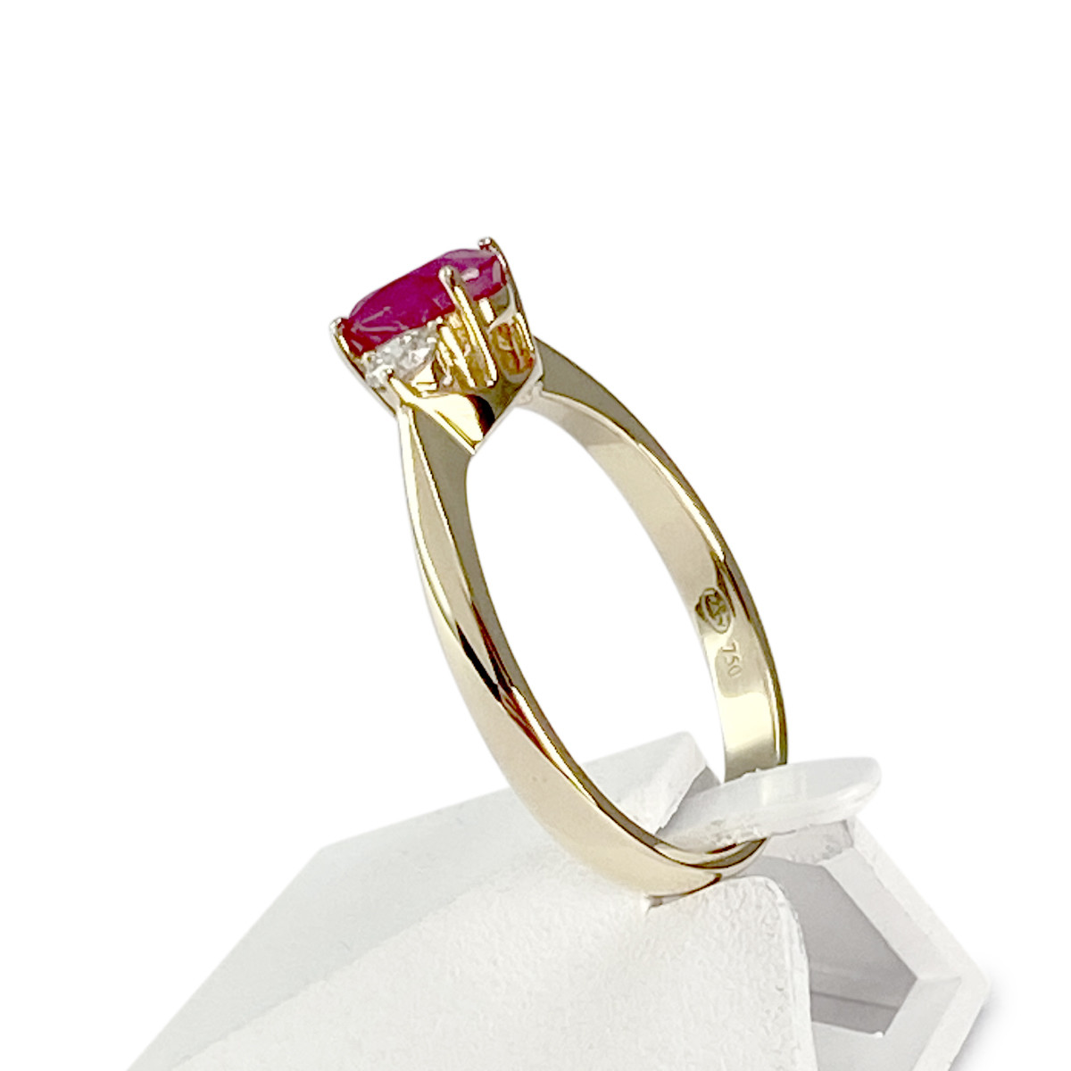 Bague d'occasion or 750 jaune diamants rubis
