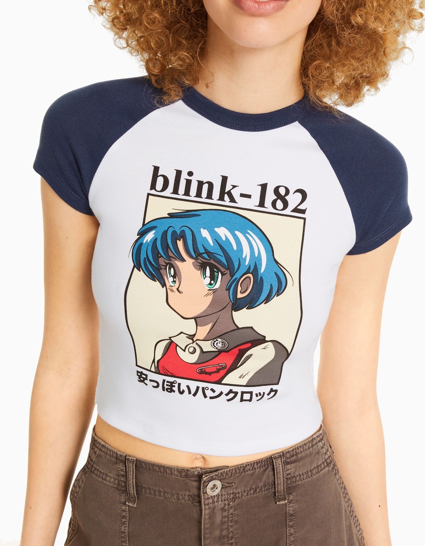 Camiseta raglan curta com estampa do Blink-182