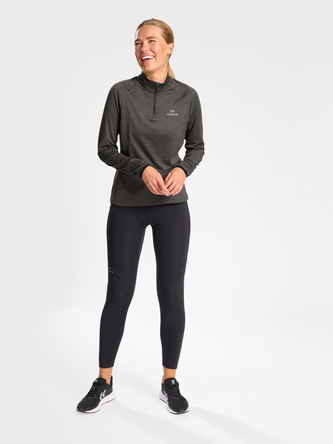 nwlPACE HALF ZIP WOMAN