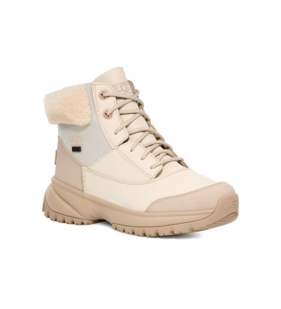 Botas UGG Yose Fluff, brancas e bege