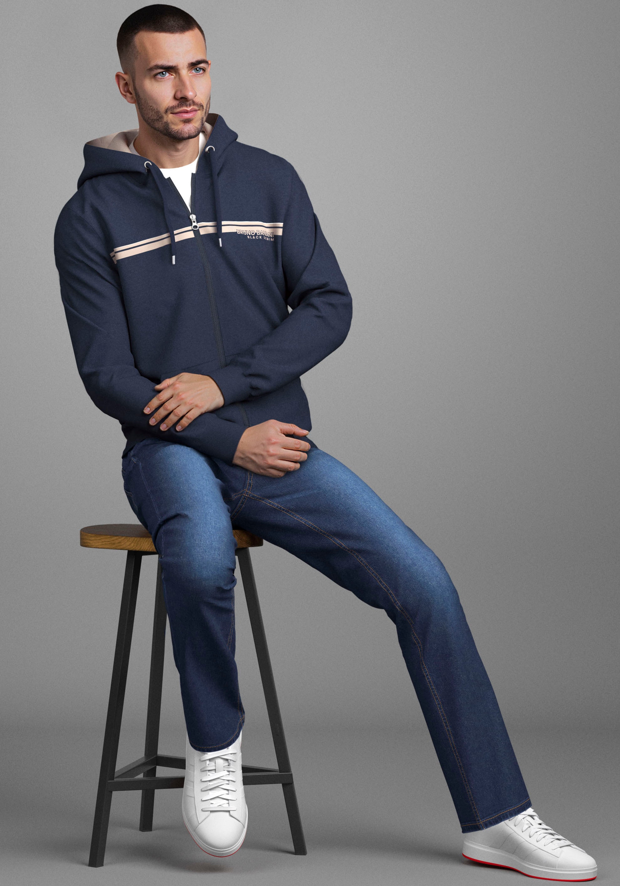 Bruno Banani Straight-Jeans »Hutch«, gerade Beinform,  teilweise mit modischen Destroyed-Effekten,