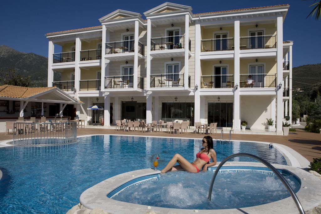 Royal Nidri Logies - Hotel
