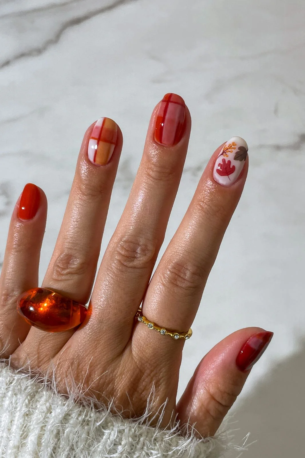 Le Mini Macaron Mini Nail Art tres cozy