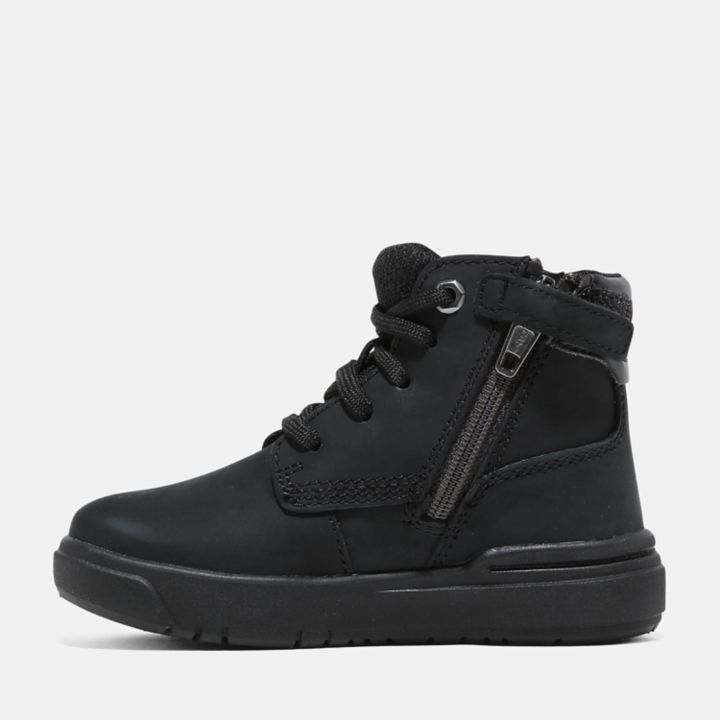 Bota infantil Seneca Bay de 15 cm com zíper lateral, na cor preta.