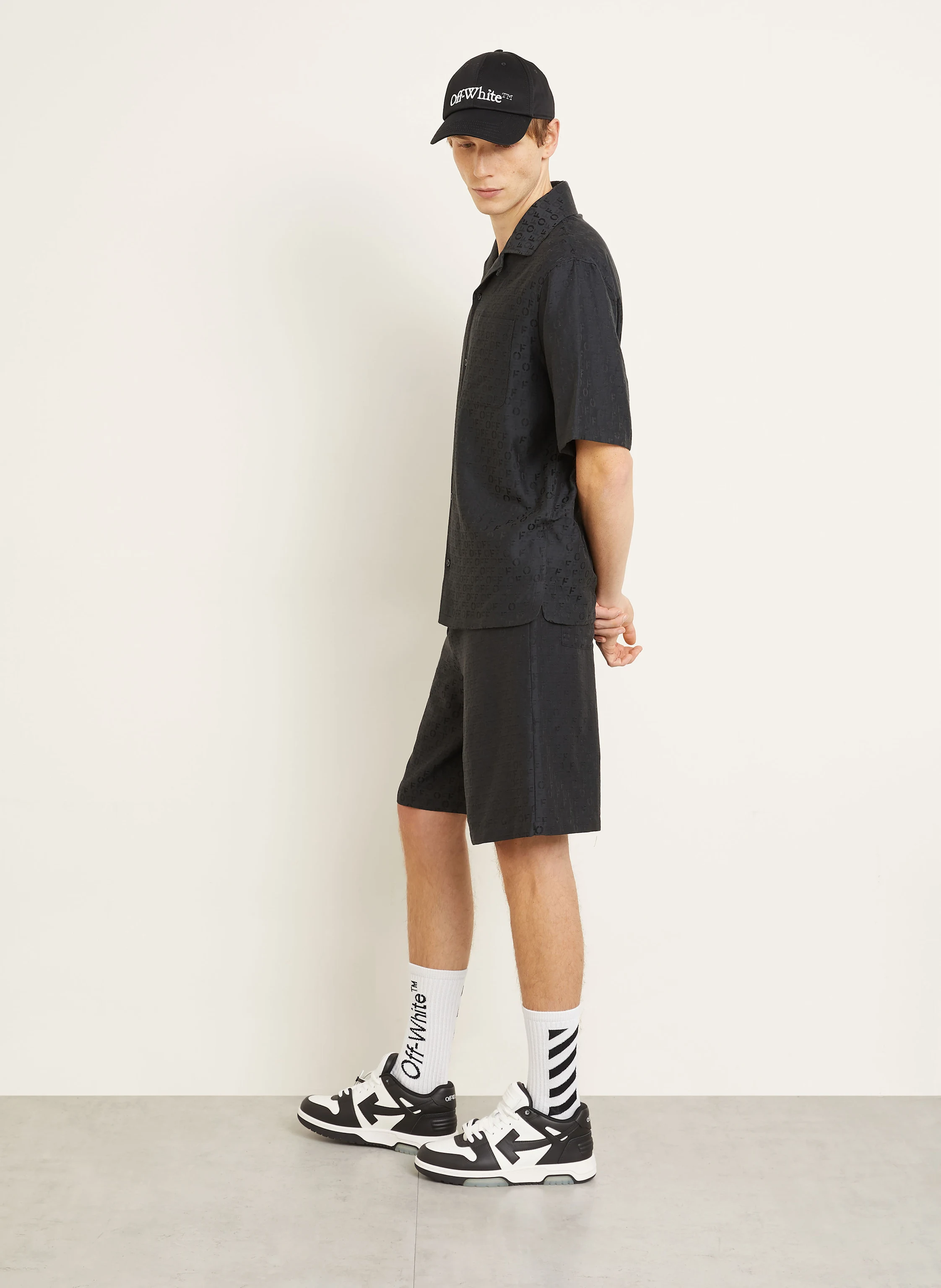 Off-White Shorts mit Seide