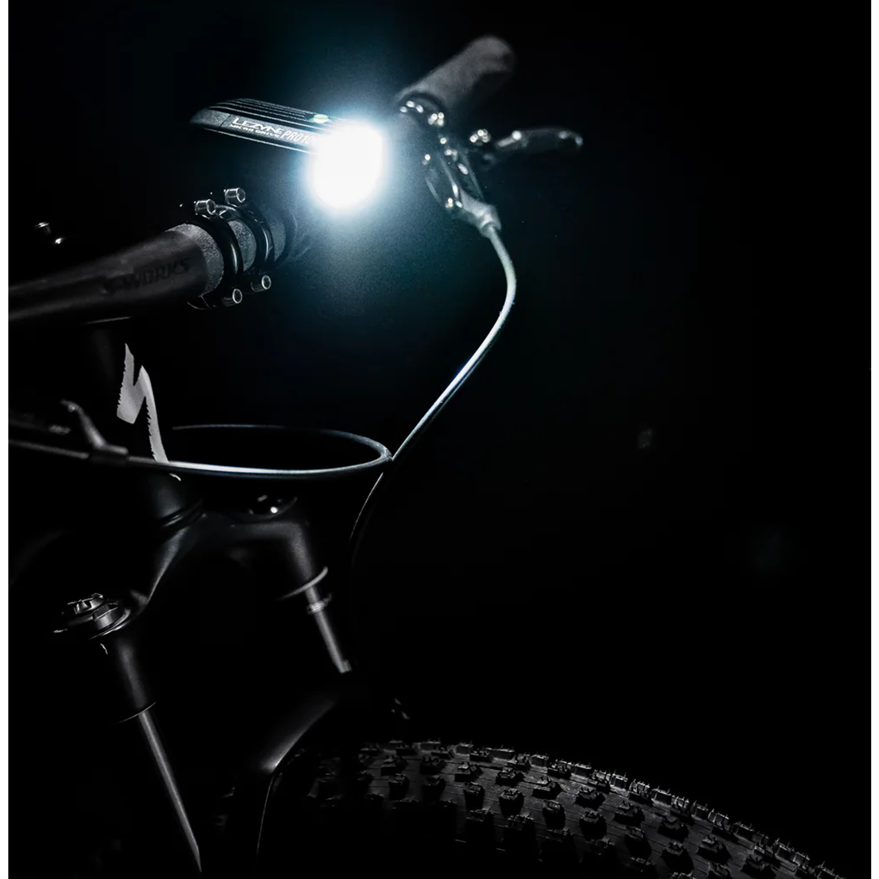 Lezyne Micro Drive Pro 1000+ Voorlicht