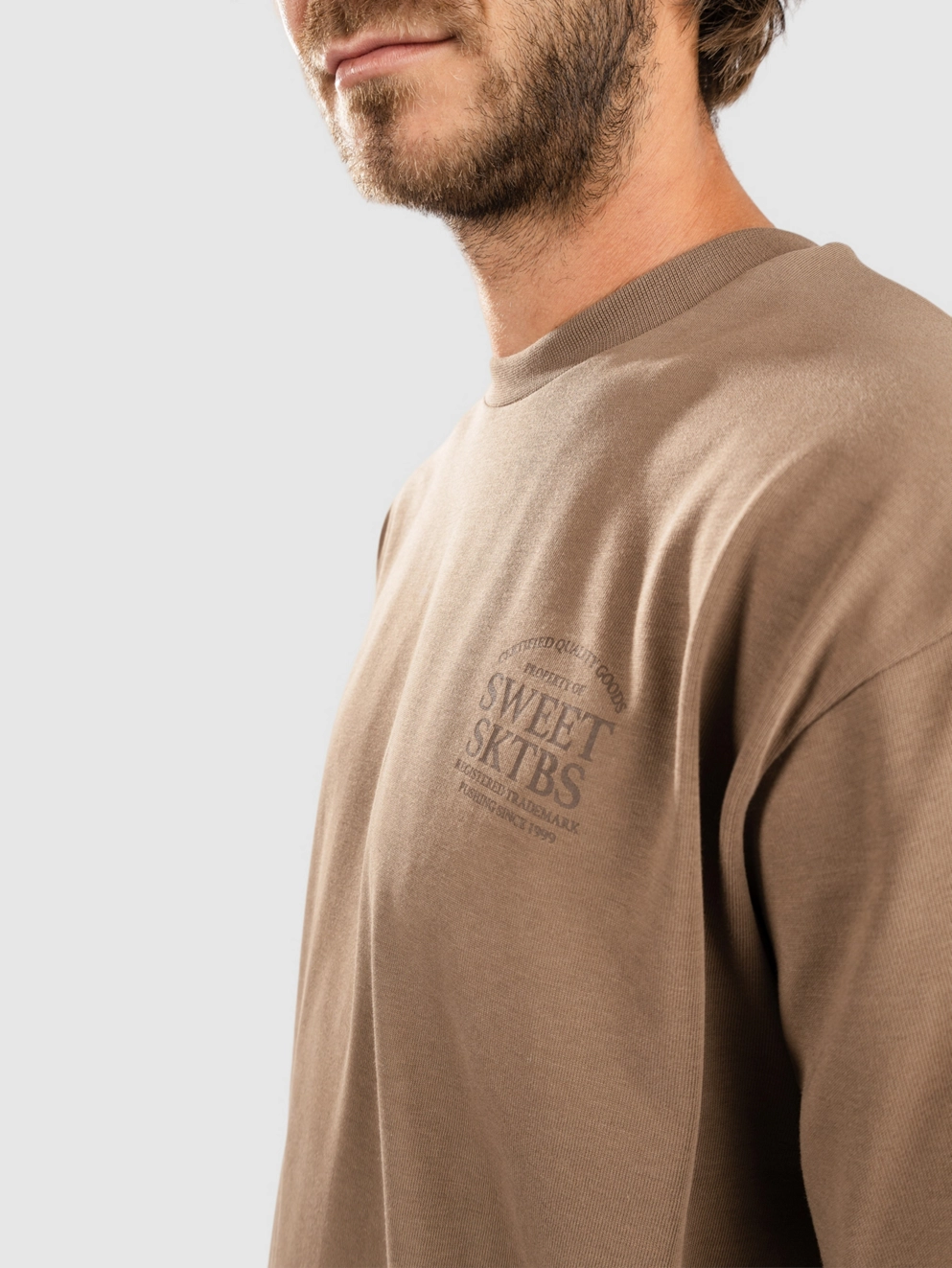 SWEET SKTBS Loose Certified T-Shirt brown