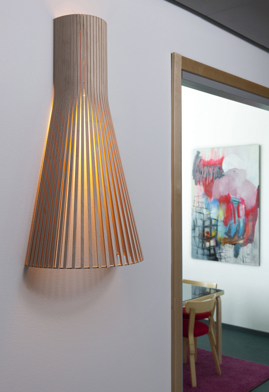 Secto Design Secto 4230 wandlamp met wandbevestiging zwart