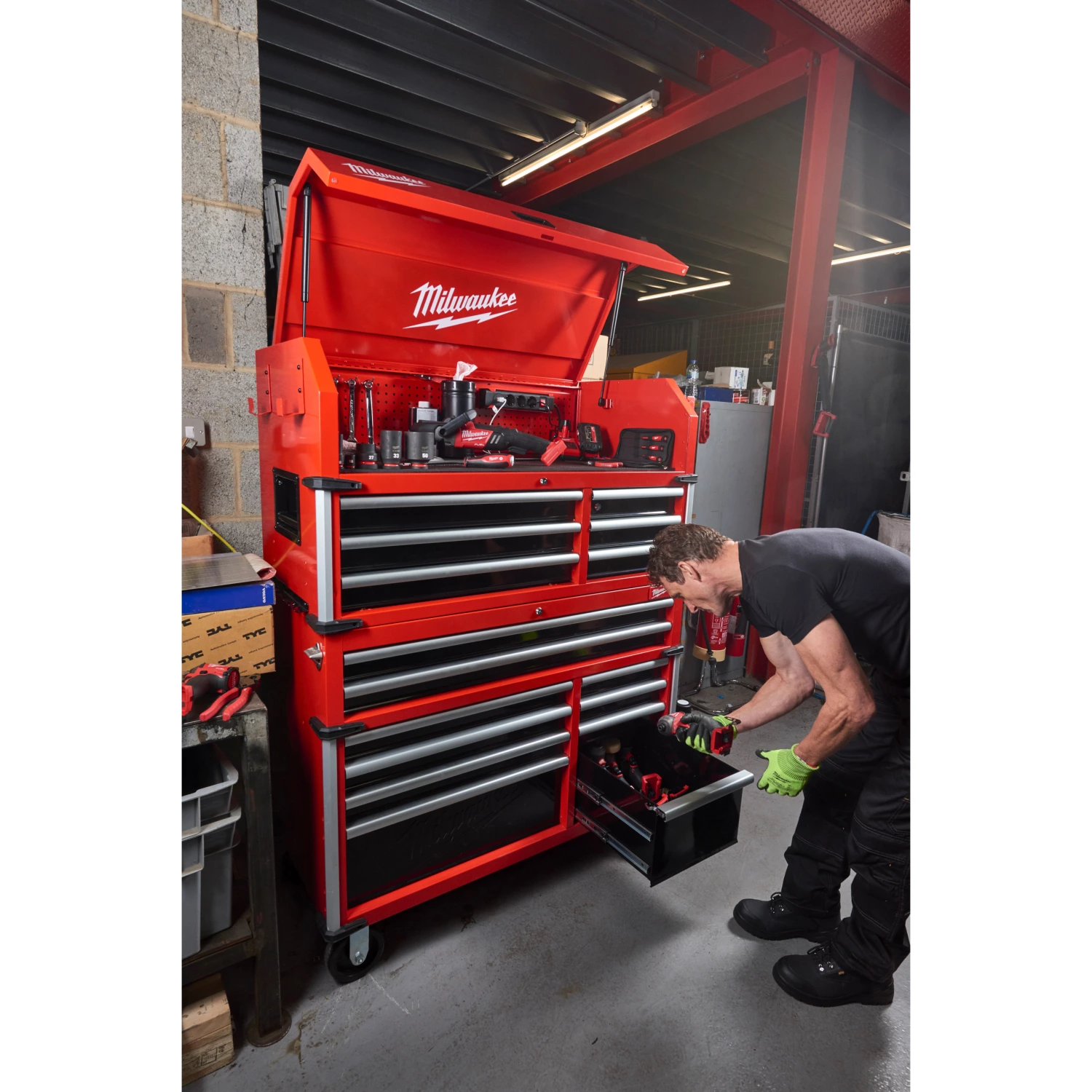 Milwaukee 4932478852 Stalen gereedschapswagen met 10 lades - 46˝ / 117 cm