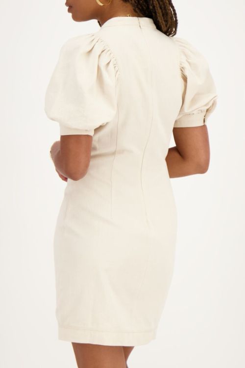 Beige jurk met pofmouwen en linnen look