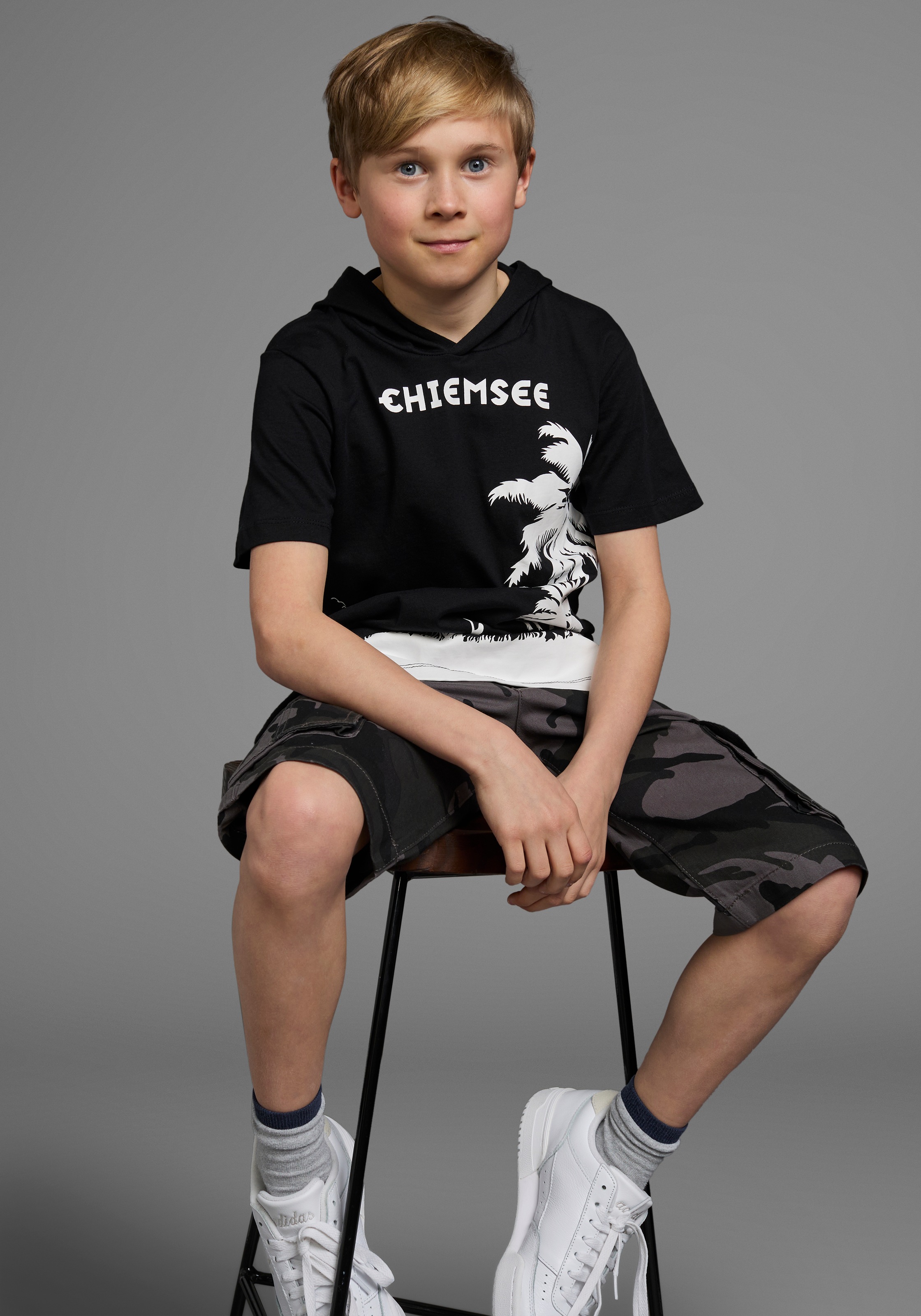 KIDSWORLD Shorts »2tlg. Bermudas+Gürtel«  mit Textilgürtel
