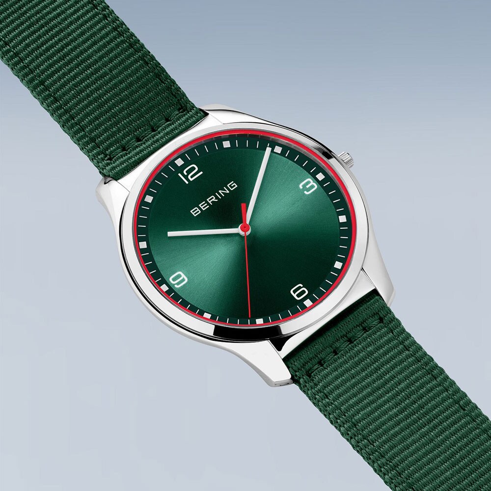 Bering Herrenarmbanduhr 18342-508