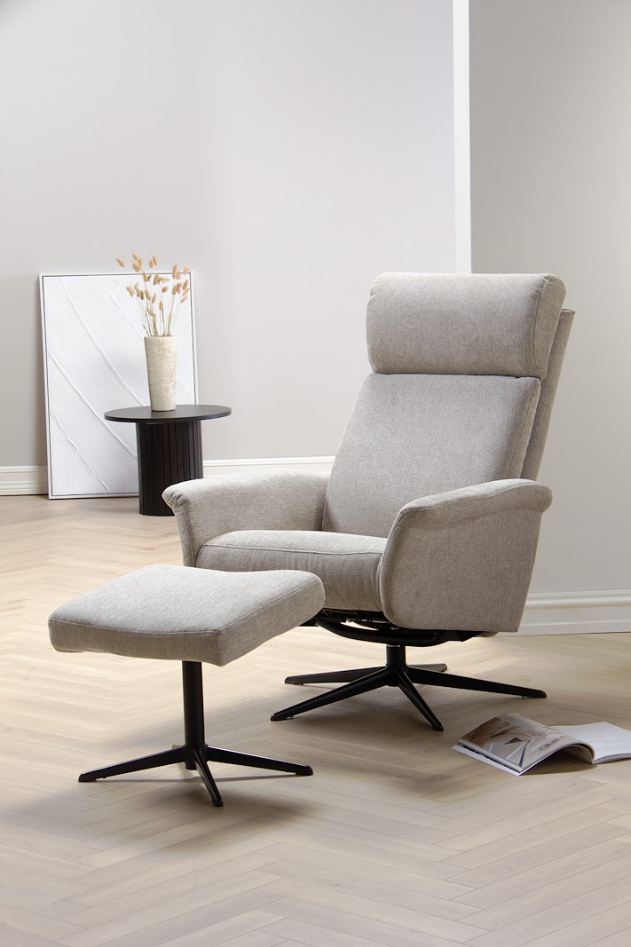 Leo krakk Tekstil Brego 3590 beige med polaris sokkel i sort. Medium