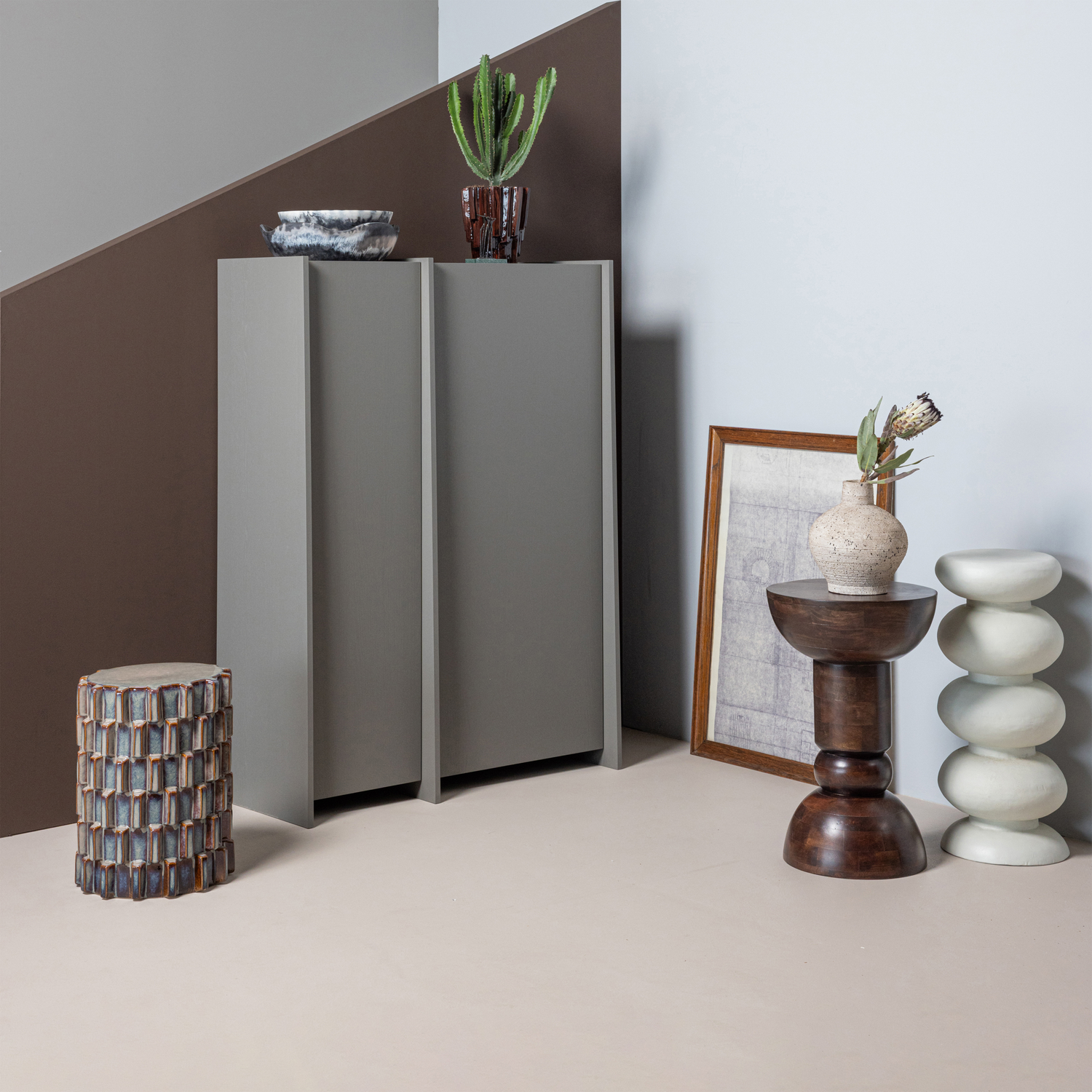 WOOOD Brock 2-Deurs Kast - Essen Fineer - Warmgrijs - 140x102x44