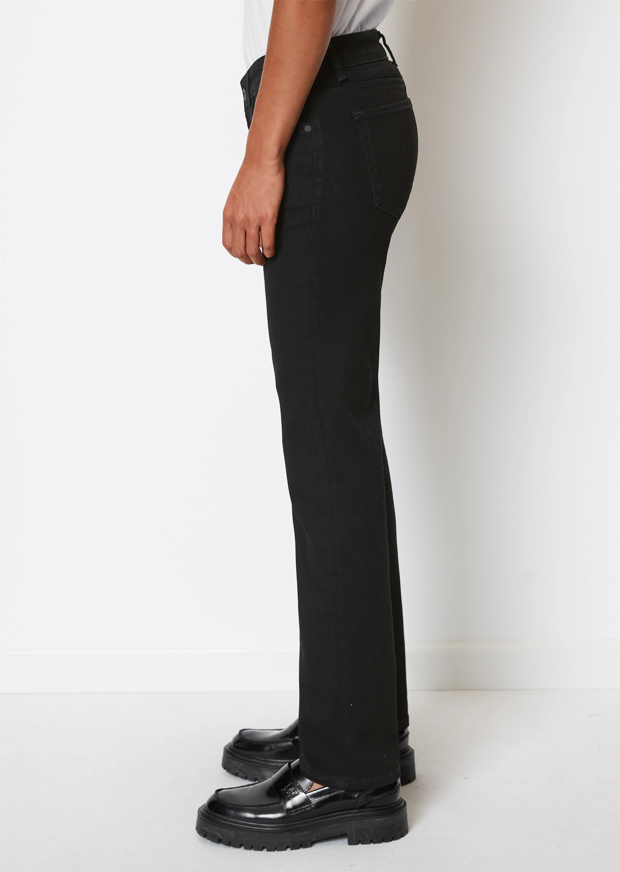 Jeans Modell ALBY straight aus Organic-Cotton-Lyocell-Stretch