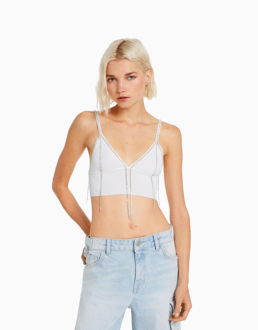 Top cropped de tricô com alças finas e strass.