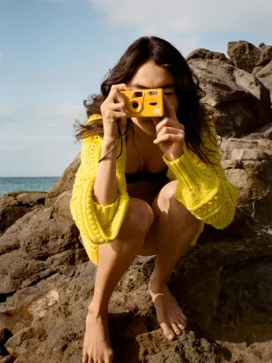 Cardigã Tommy Hilfiger x Vacation em crochê com decote em V