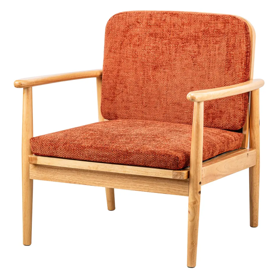 Fauteuil van massief hout en terracotta stof