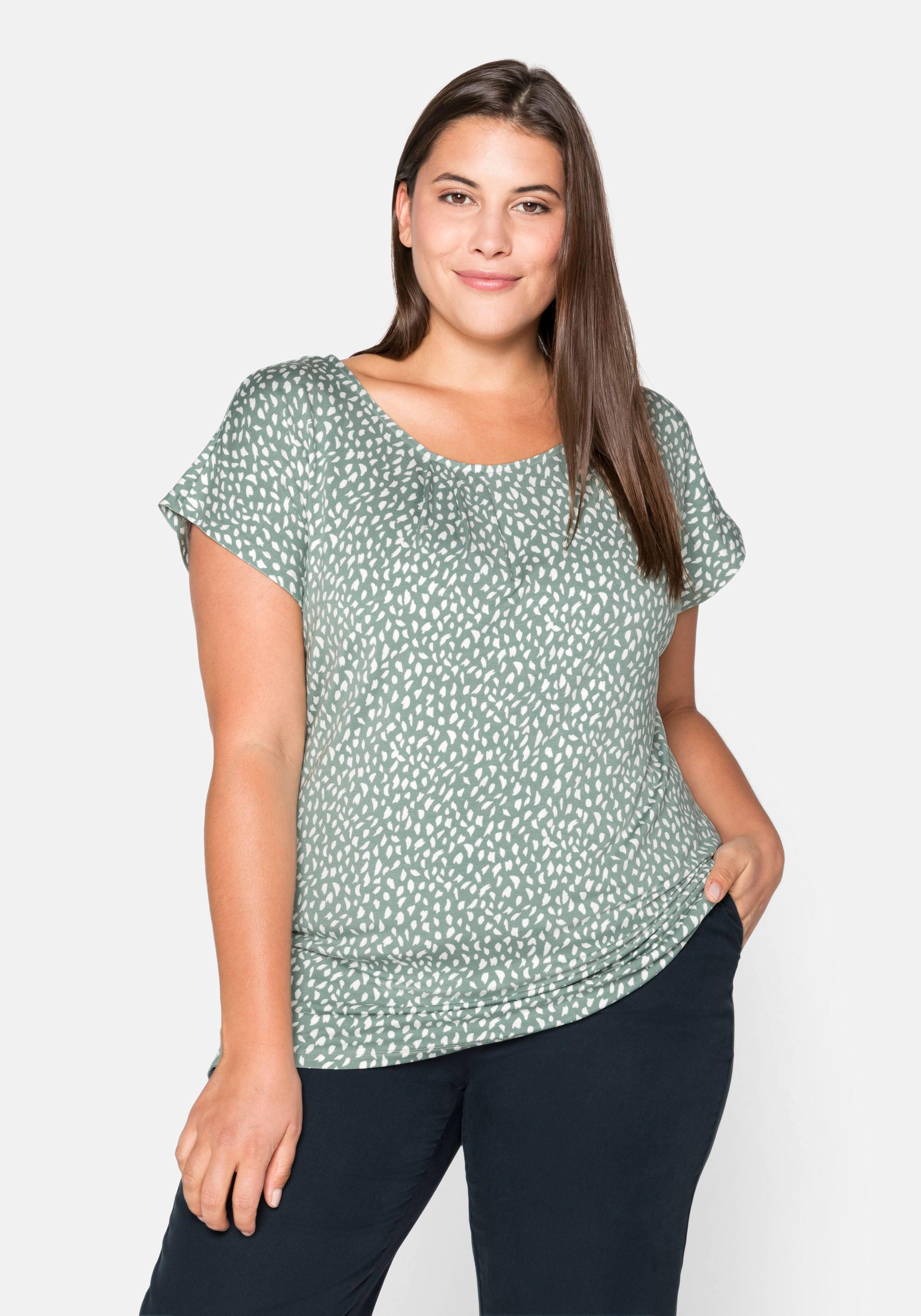Kurzarmshirt mit Alloverdruck und seitlichen Falten