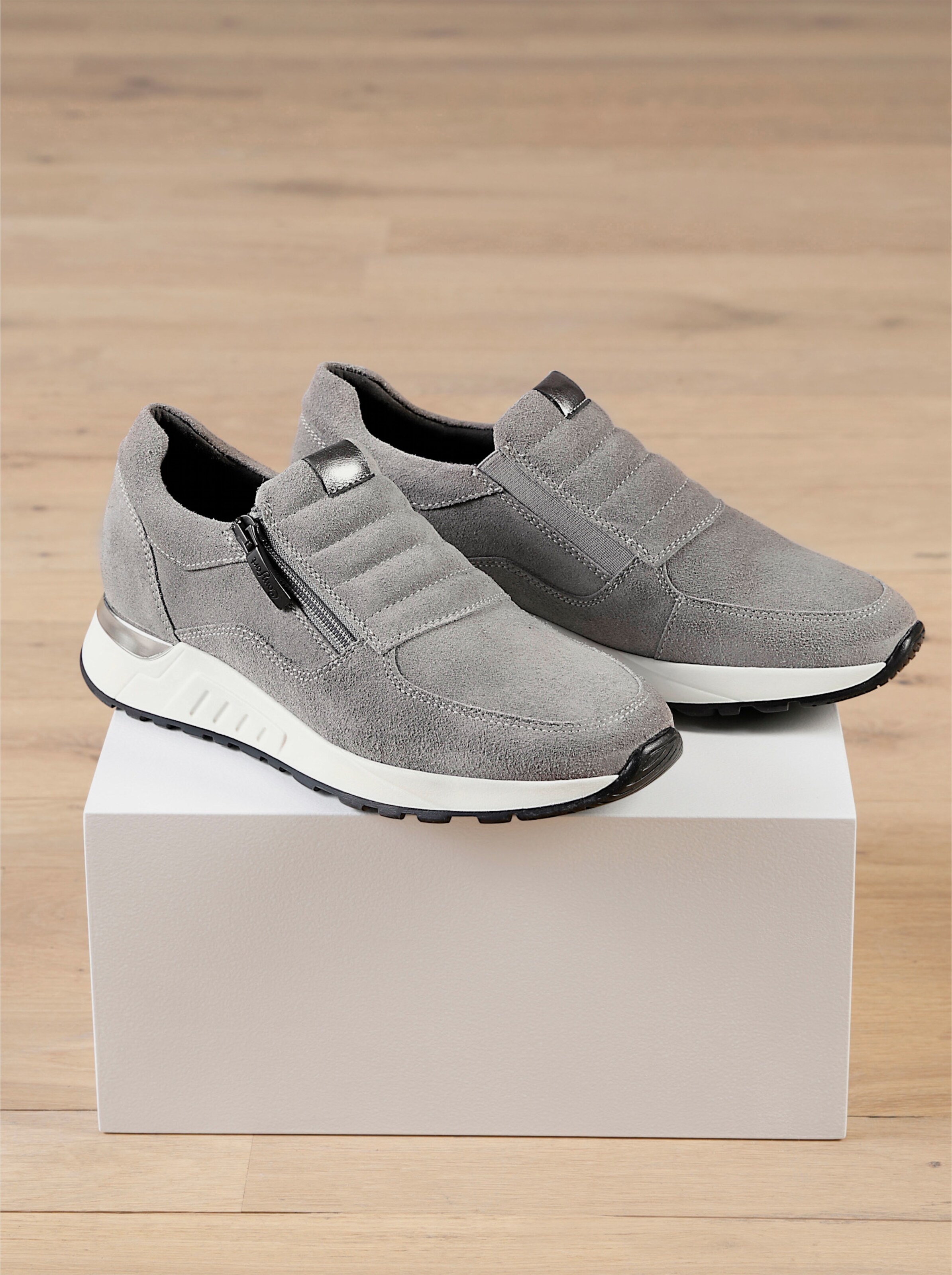 Sneaker