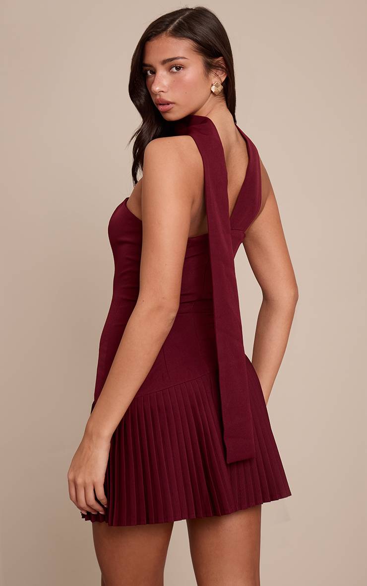 Rouge Vin Robe Mini Plissée Bandeau Avec Détail Foulard