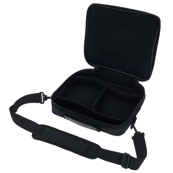 Behringer ULM302MIC Bag Bundle